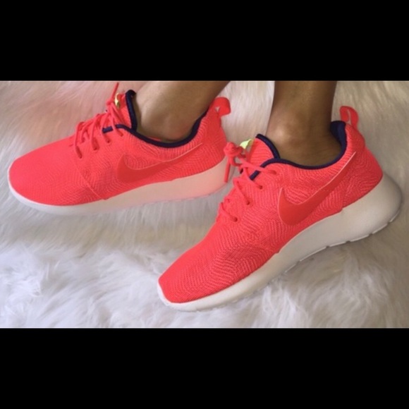 nike roshe one moire